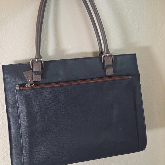 Ladies leather  bag - Picture 1 of 2